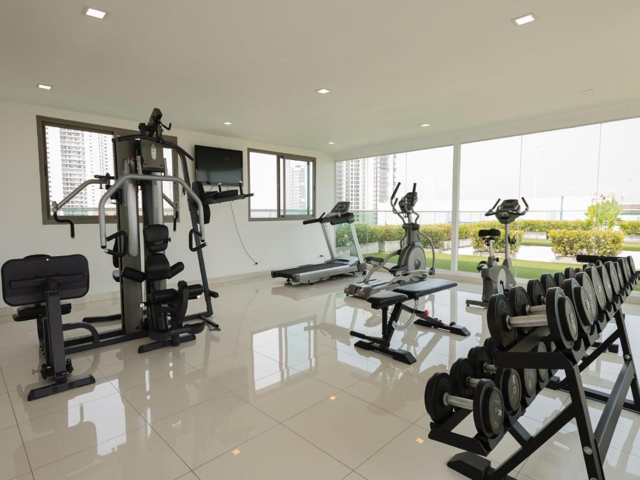 Club Royal Wongamat Apartment Pattaya Ngoại thất bức ảnh
